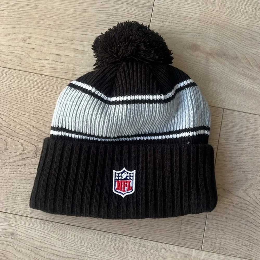 Raiders Pom Beanie - Picture 2 of 2